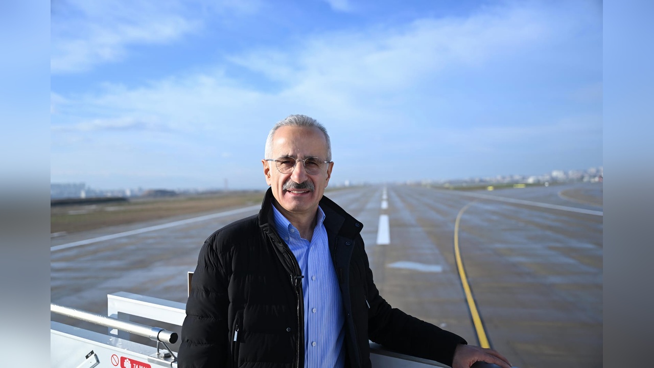 Bakan Uraloğlu: Türkiye Tarihinde Rekor Transit Uçuş Sayısına Ulaşıldı