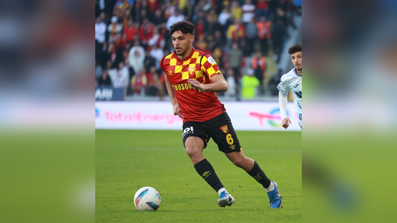 Göztepe'de Hugo'nun Ayrılığı Kesinleşirken Dennis İçin Talipler Artıyor