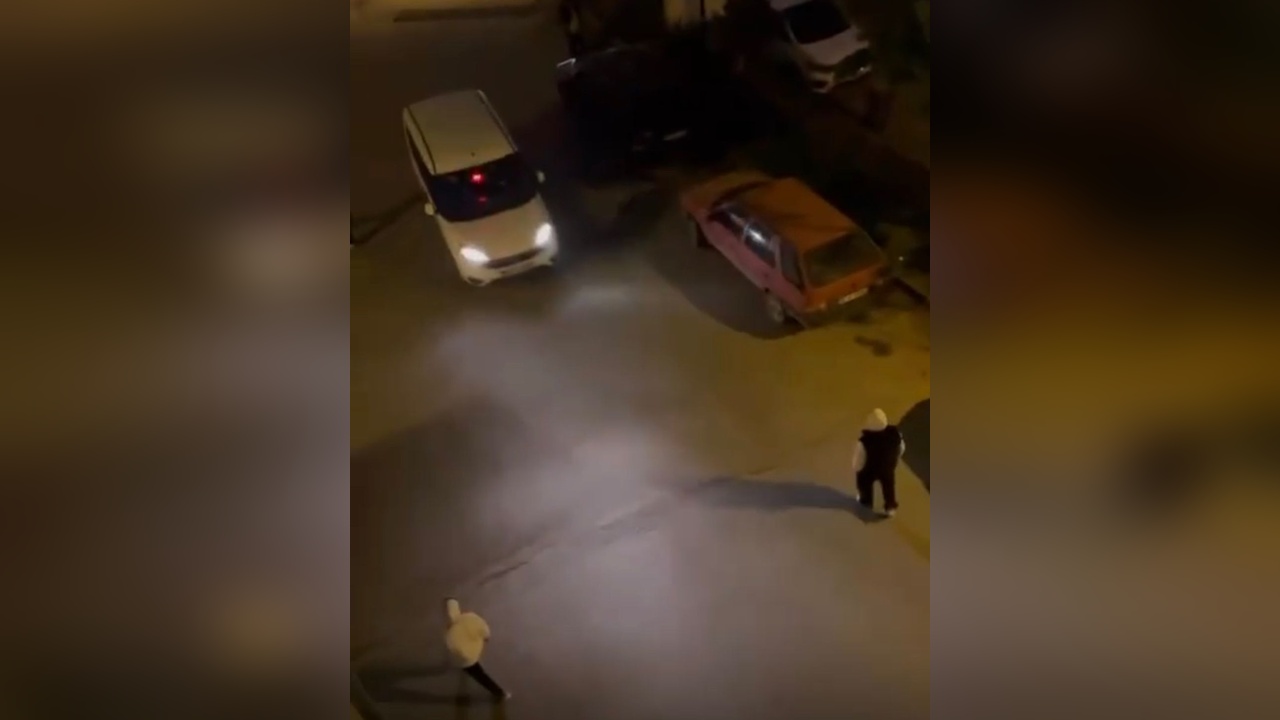 Polislerin Kimlik Sorgusu Sırasında Saldırıya Uğrayan 2 Şüpheli Yakalandı