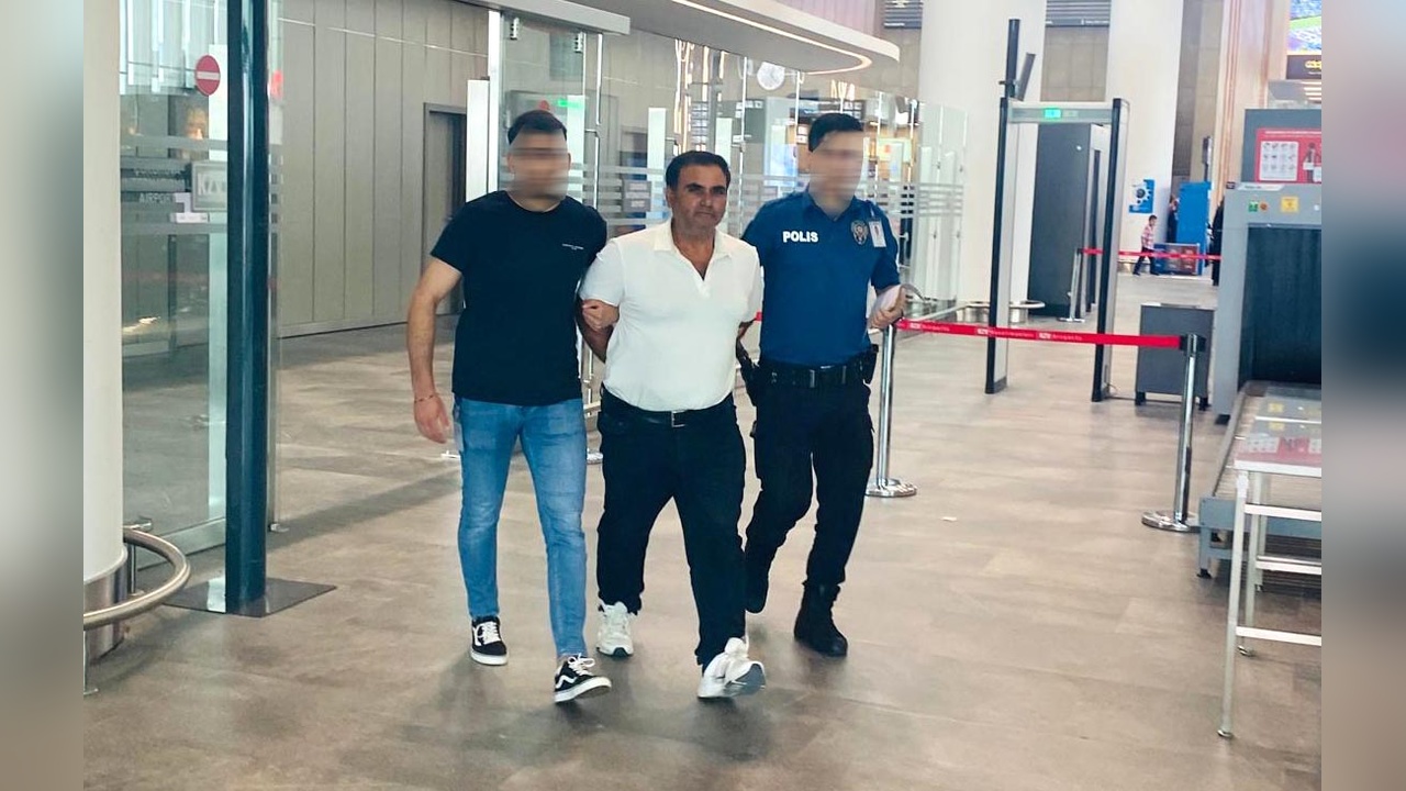 Interpol Listesindeki Firari, Pasaport Kontrolünde Yakalandı