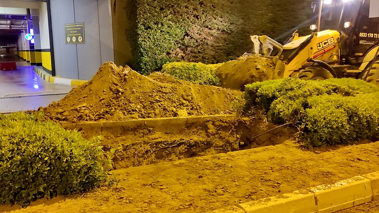 Küçükçekmece'de Kazı Çalışması Sırasında Doğalgaz Boru Hattı Hasar Gördü
