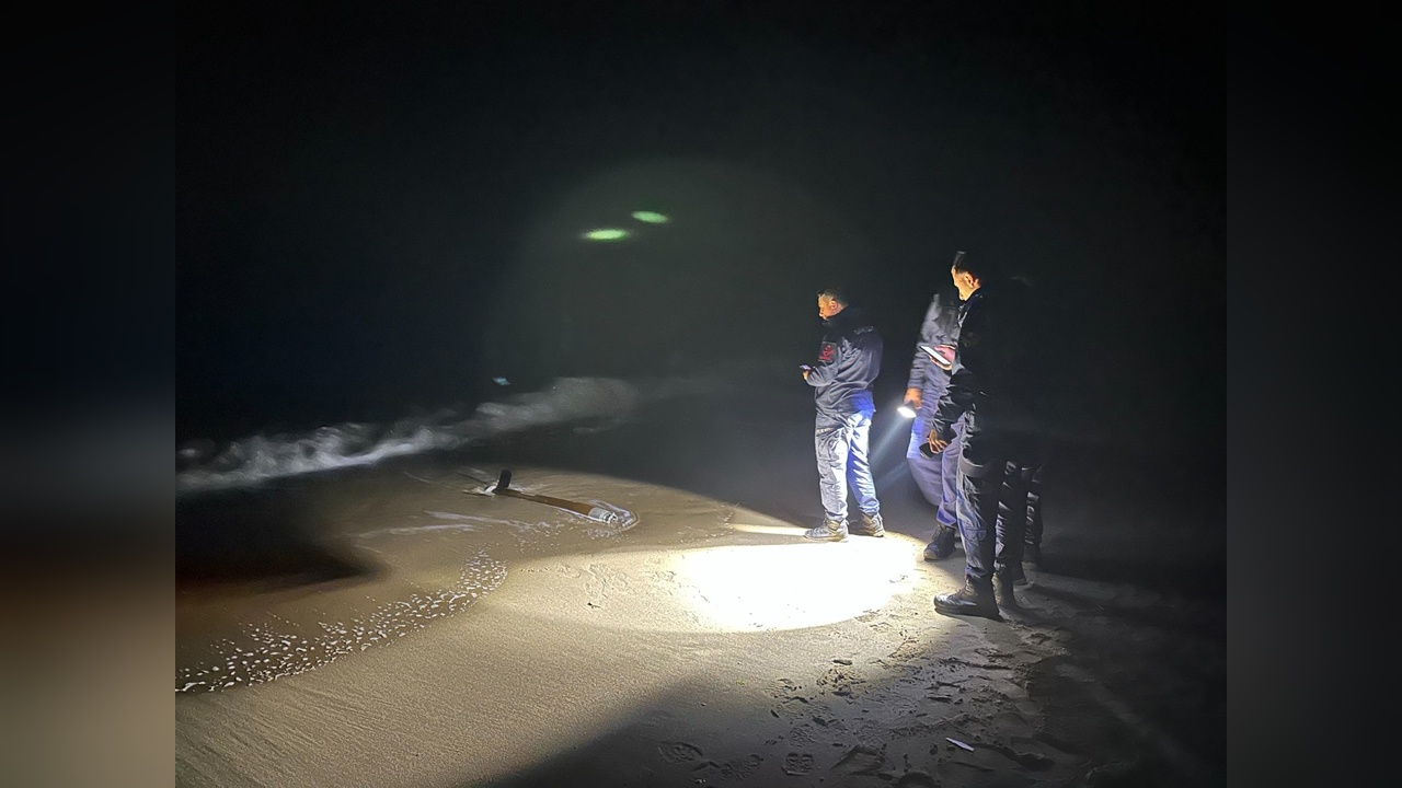 Karasu Sahili'nde Roket Motoru Bulundu