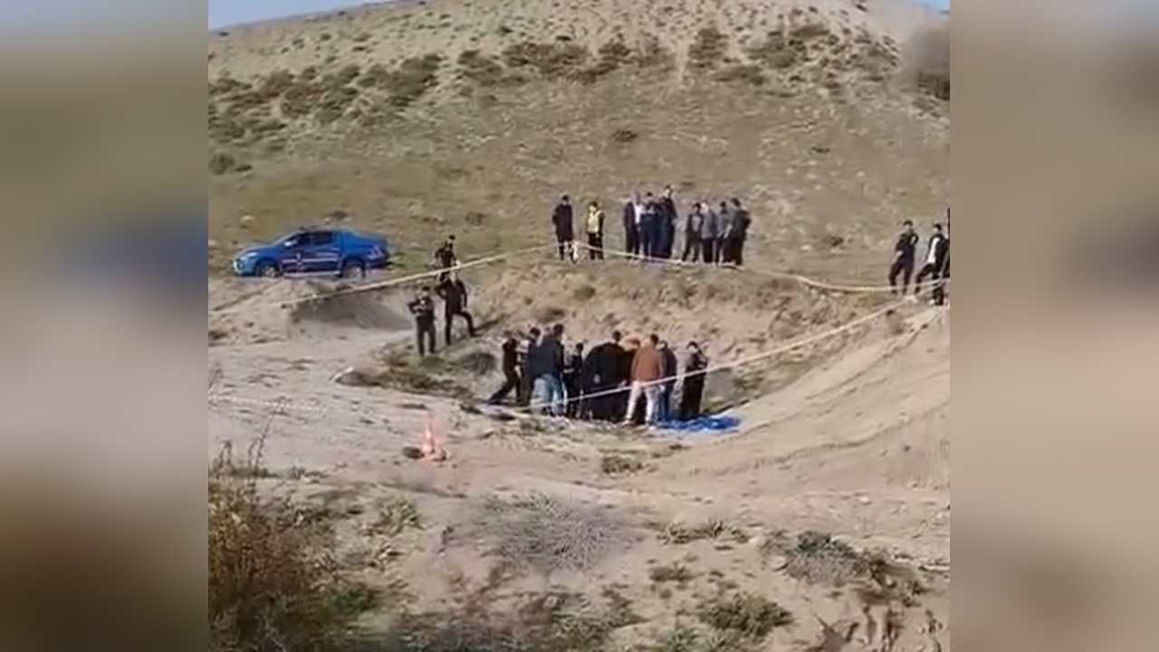 Nevşehir'de Battaniyeye Sarılıp Gömülen Erkek Cesedi Ortaya Çıktı