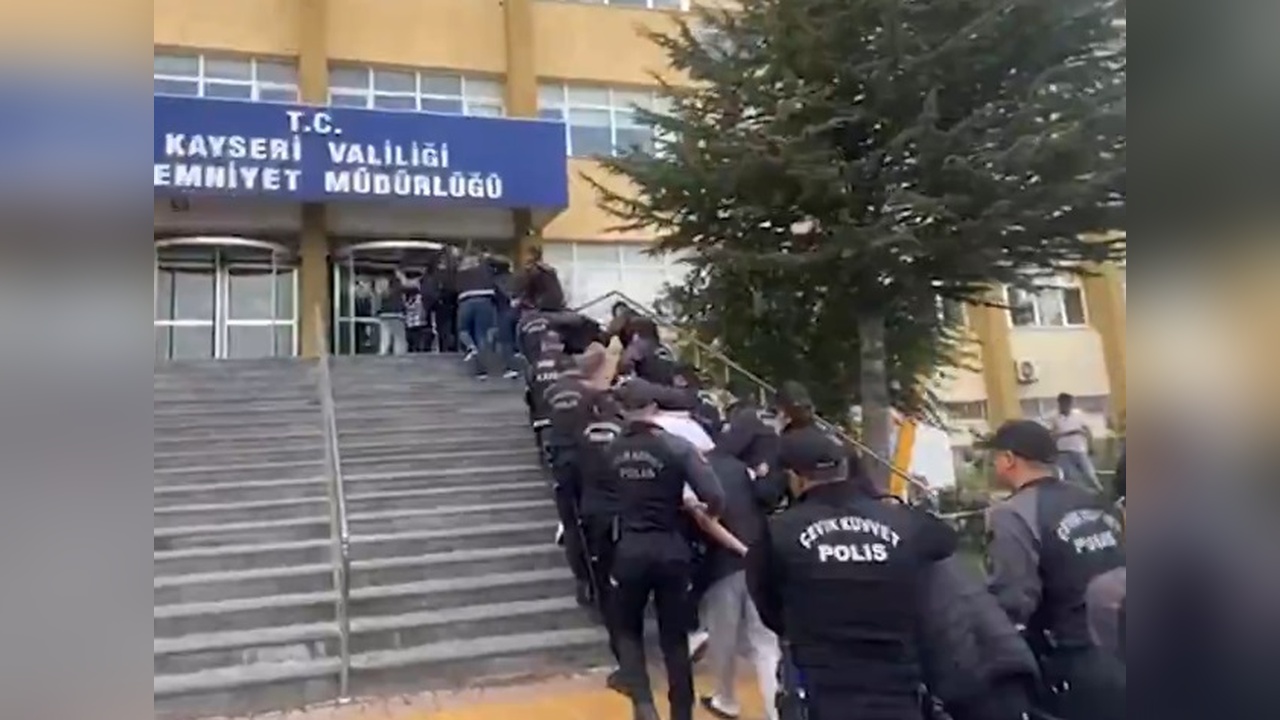Kayseri'de Düzenlenen Operasyonda 27 Uyuşturucu Satıcısı Yakalandı