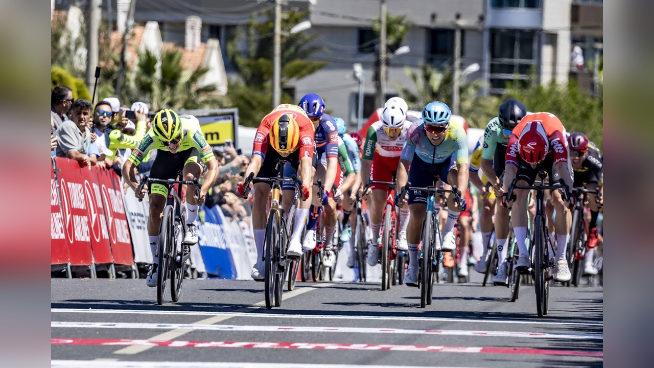 Elia Viviani, TUR Bisiklet Turu Selçuk-Çeşme Etabını Zaferle Tamamladı