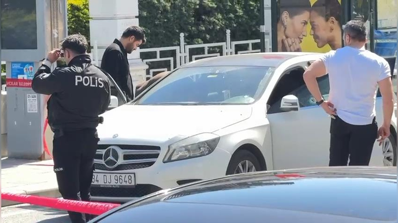 Avcılar'da Motosikletli Saldırganlar Otomobile Ateş Açtı