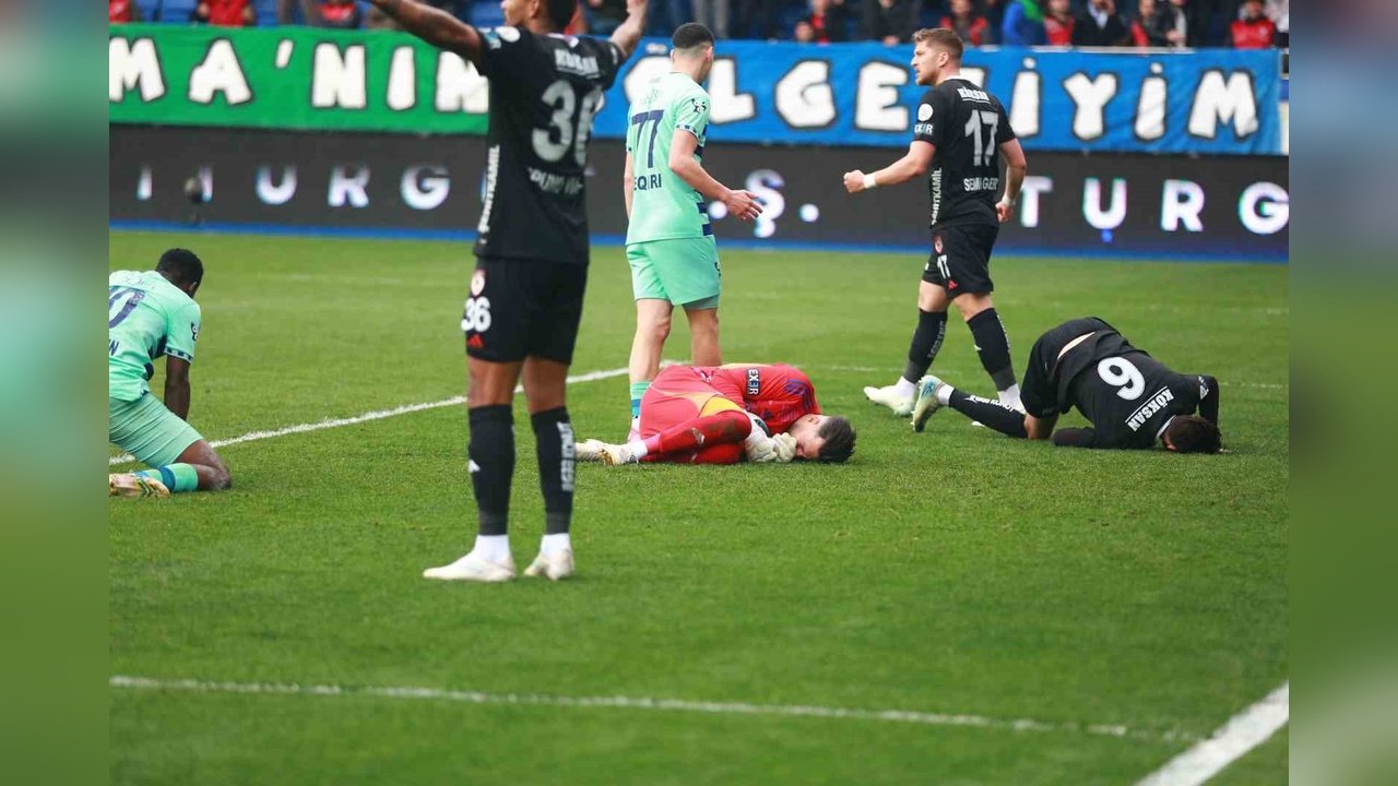 Çaykur Rizespor, Gaziantep FK Karşısında 2-0'lık Galibiyetle Sahadan Ayrıldı
