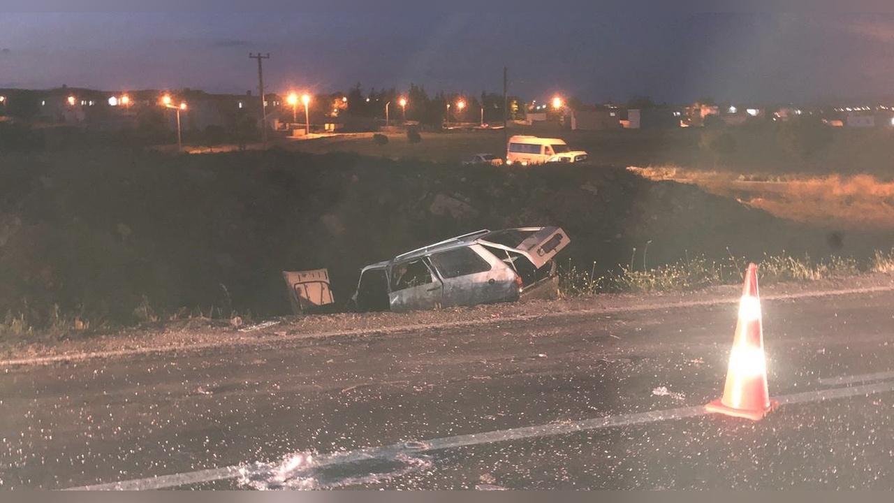 Gaziantep’te Kamyonet ve Otomobilin Çarpışması Sonucu 3 Kişi Yaralandı