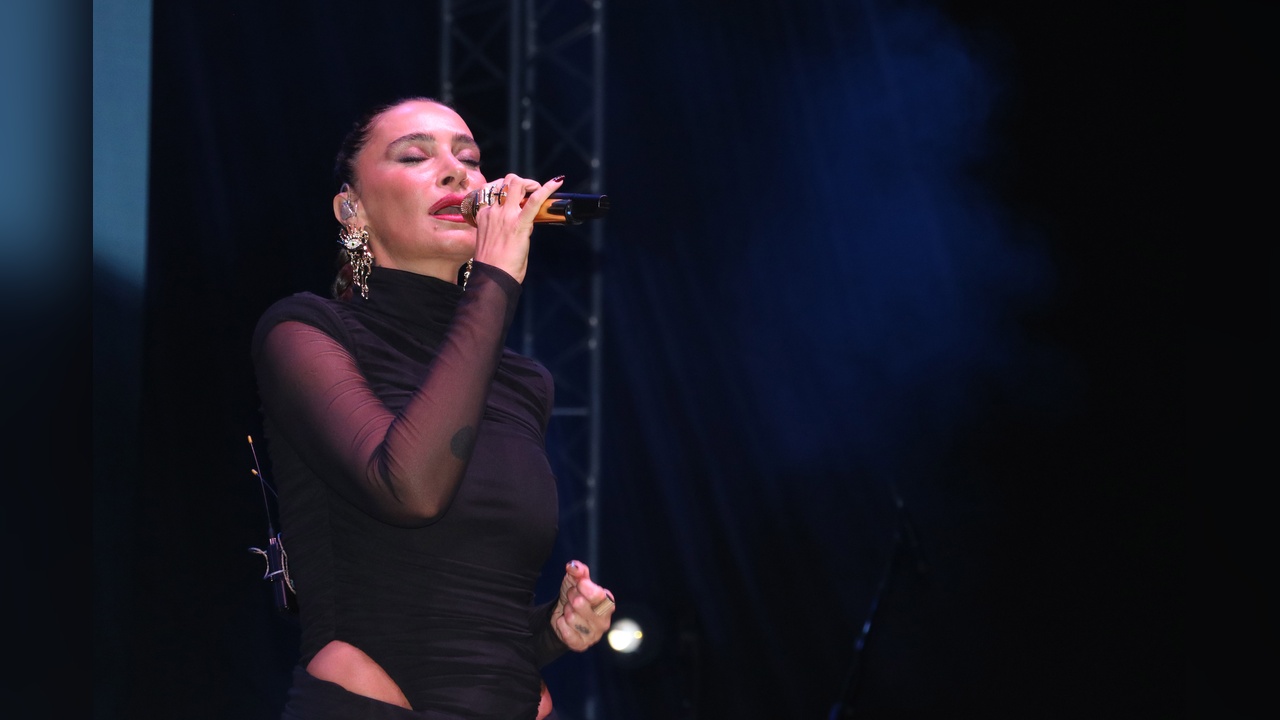 Sıla, Antalya'da Unutulmaz Bir Konser Verdi
