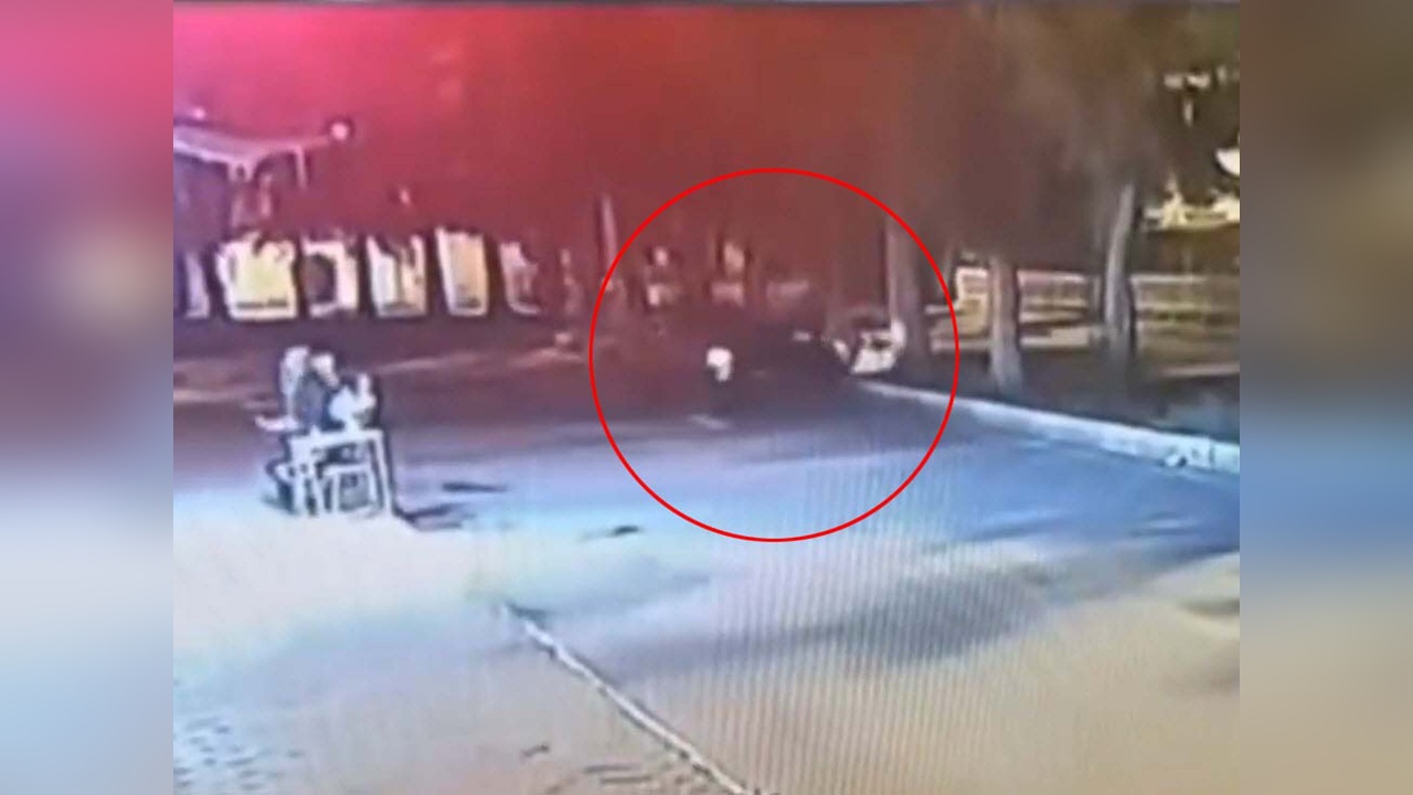 Refüje Çarpan Motosikletin Sürücüsü Hayatını Kaybetti