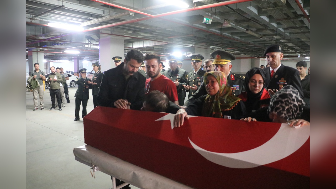 Şehit Uzman Çavuşun Cenazesi Afyonkarahisar'a Uğurlandı