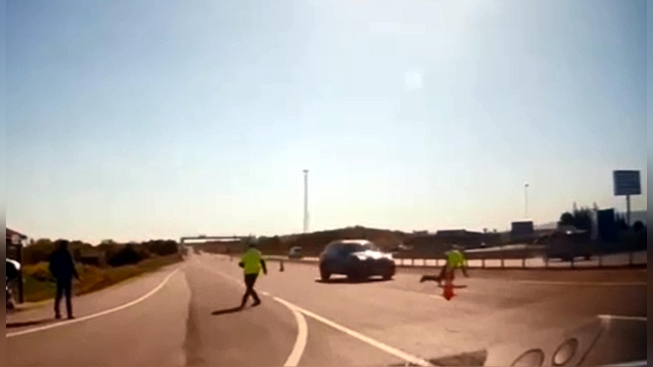 Polisin "Dur" İhtarına Uymayan Şüpheli Kaza Yapıp Menfezde Yakalandı