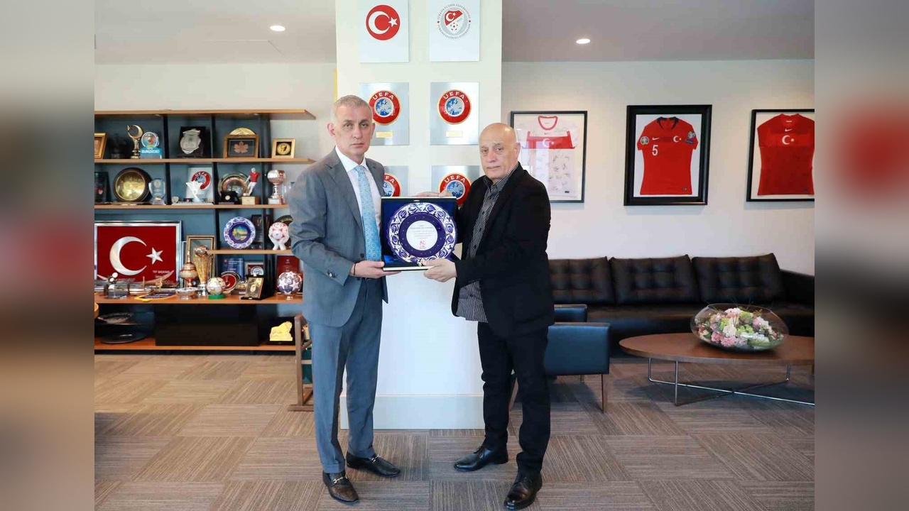 İstanbulspor Başkanı Sarıalioğlu, TFF Başkanı Hacıosmanoğlu’nu Ziyaret Etti