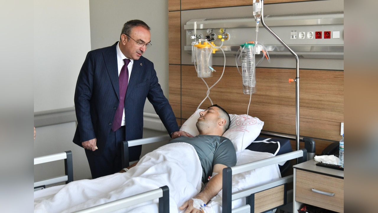 Tekirdağ'da 'Dur' İhtarına Uymayan Sürücünün Çarptığı Polis Hastanede Tedavi Altında