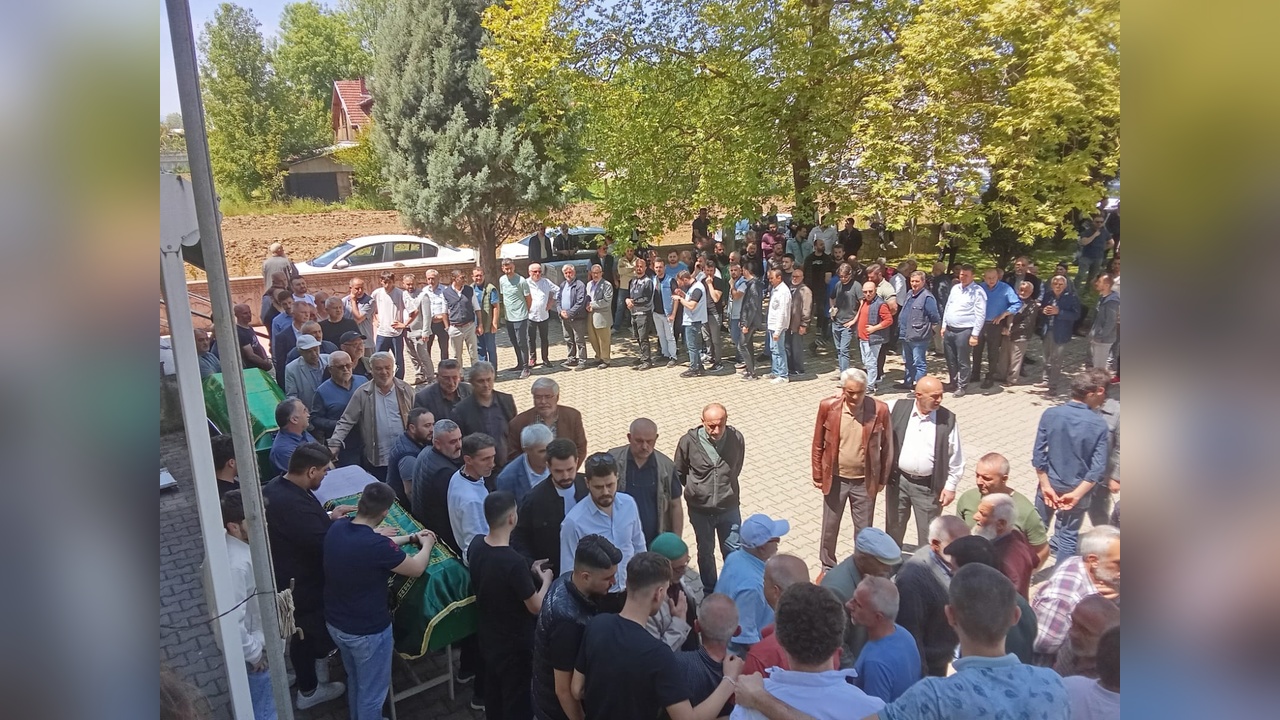 Motosiklet Kazasında Hayatını Kaybeden Emirhan Son Yolculuğuna Uğurlandı