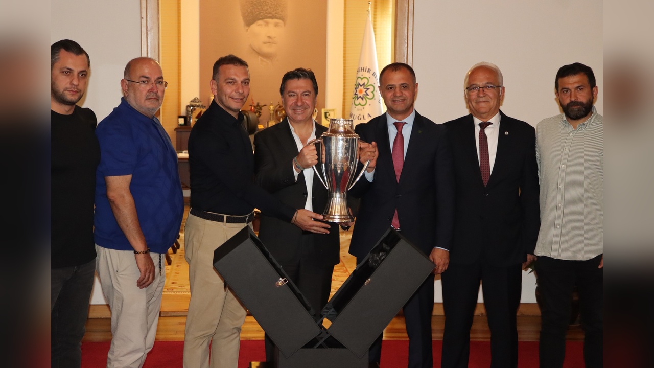 Muğlaspor teşekkür turlarında taraftarlarına veda etti