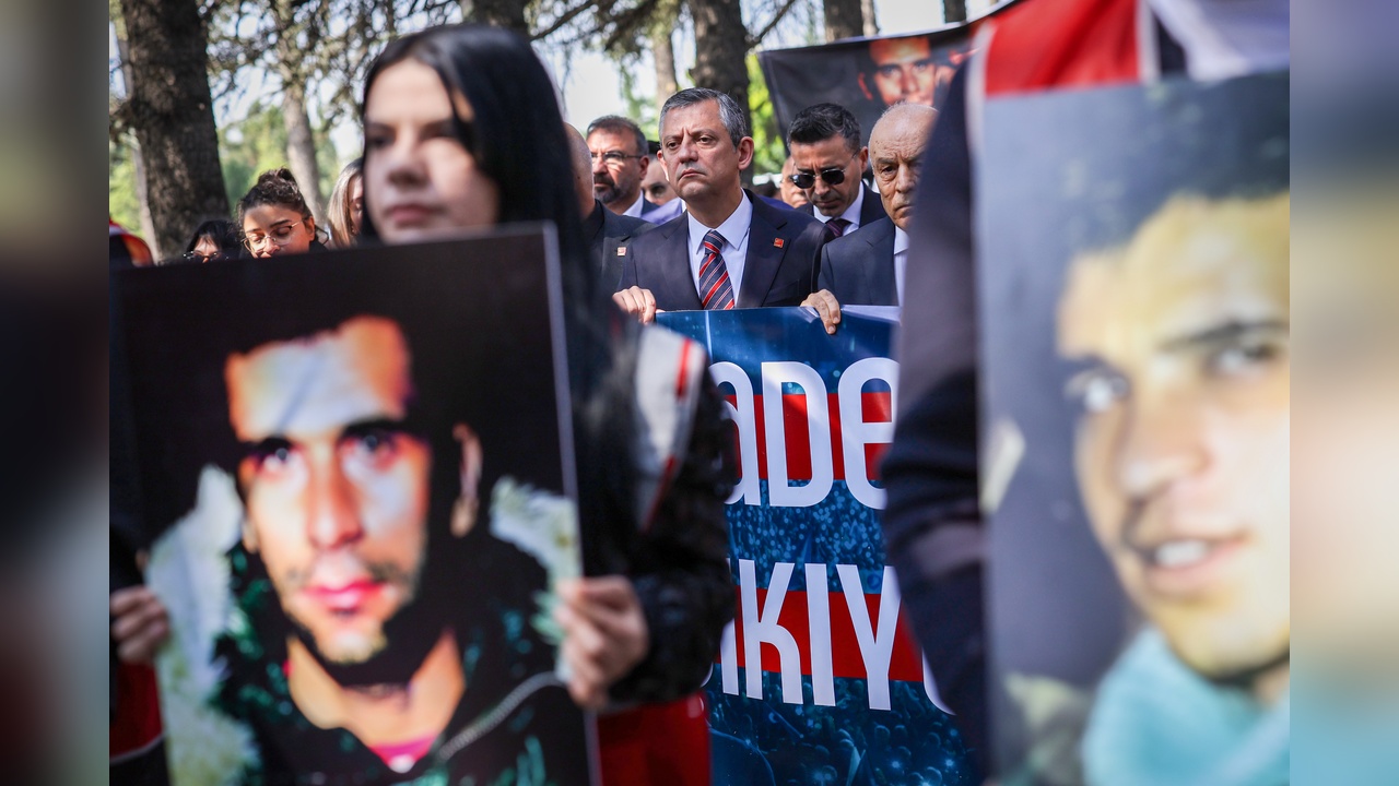 Deniz Gezmiş ve arkadaşları mezarları başında anıldı