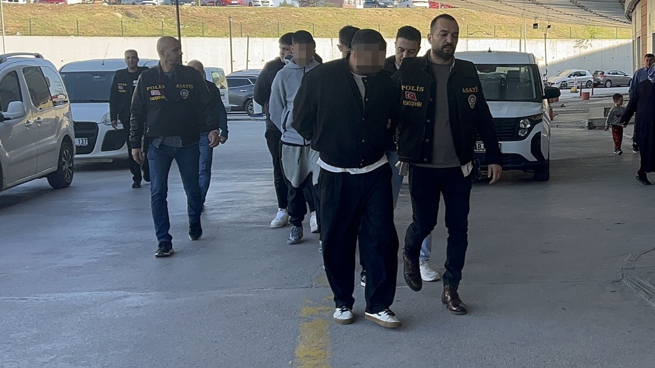Eskişehir merkezli sahte gram altın operasyonunda 8 kişi gözaltına alındı