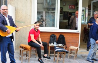 ’Aşık’ muhtar adayı bağlamasıyla destek arayışı turunda