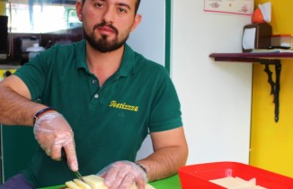 Tost uğruna bankadaki işini bıraktı