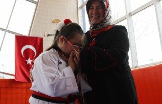 Down sendromlu Fatima tekvandoda dünya şampiyonu