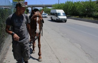 Atıyla beraber askere gitmek için Sivas’tan yola koyuldu