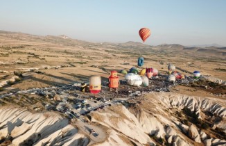 Kapadokya balon festivalini 100 bin turist takip etti