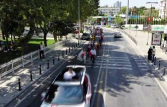 Gelinle damat nikaha bisikletle gitti trafiktekiler şaşkına döndü
