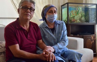 35 yıllık hayat arkadaşına böbreğini verdi