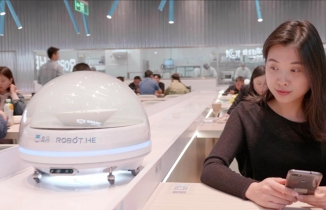 Robot.He Restaurant 'Bu restoranda robot garsonlar çalışıyor'