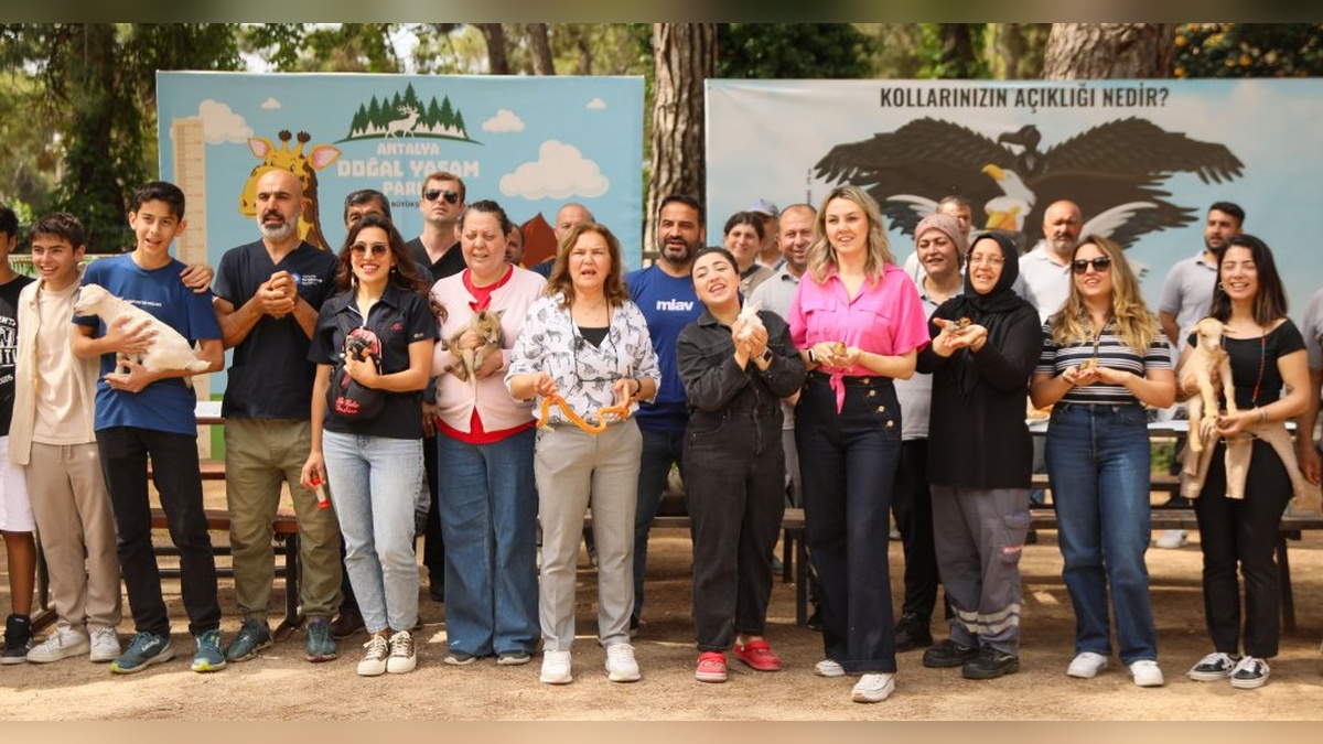 Antalya Doğal Yaşam Parkı'nda 'Anneler Günü' Kutlaması
