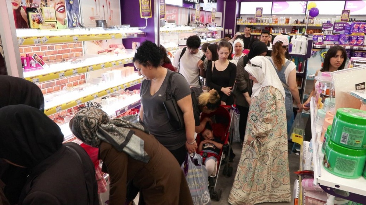 Gratis'te Yüzde 75 İndirim: Ürünler Tükendi