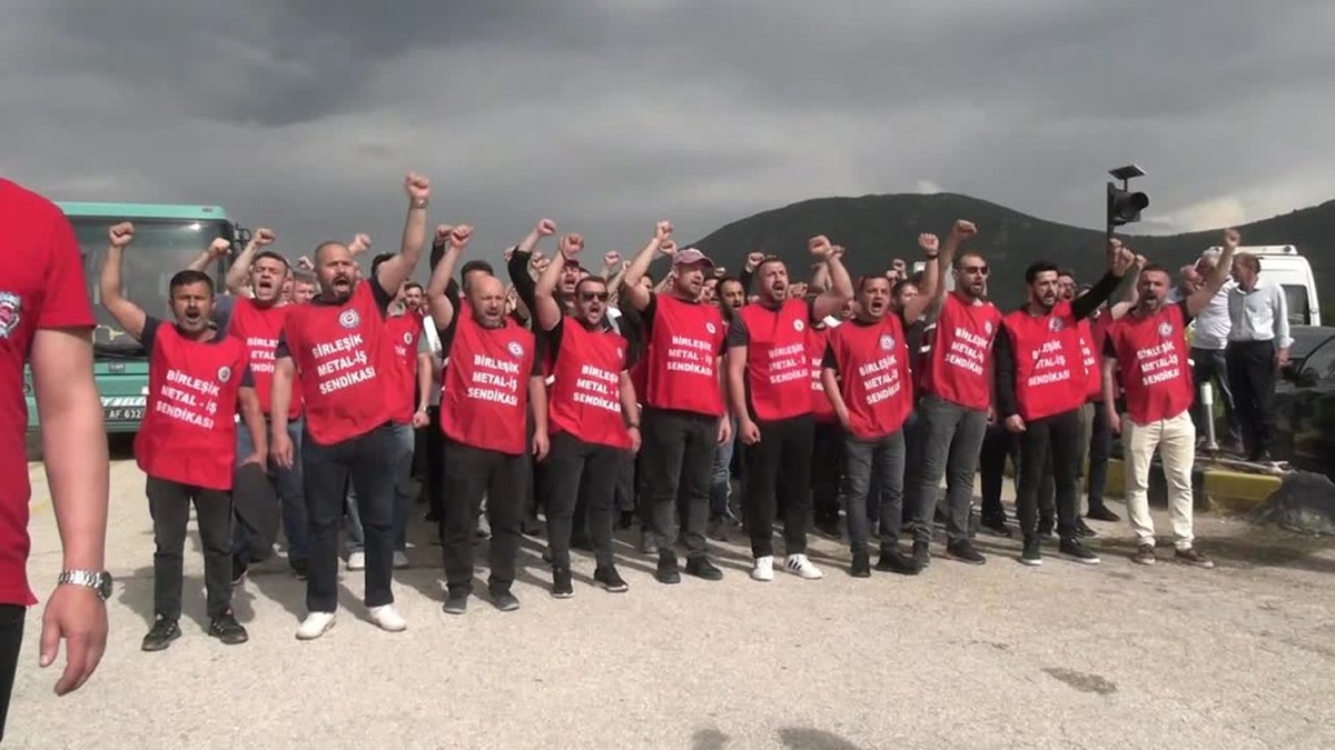 Bilecik'teki 47 Yıllık Jant Fabrikası'nın Satışı: İşçiler 'Peşkeş' Diye Protesto Ediyor