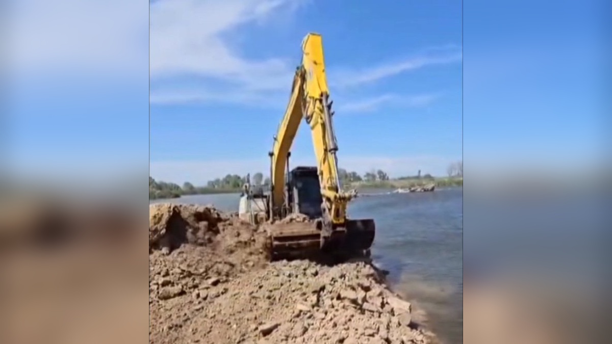 İpsala'da Meriç Nehri'ne deniz suyu karışmasını önlemek için set çekildi
