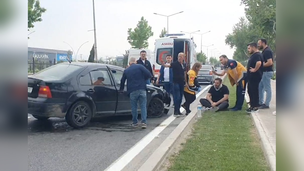 İnegöl'de otomobil kazası: Sürücü yaralandı