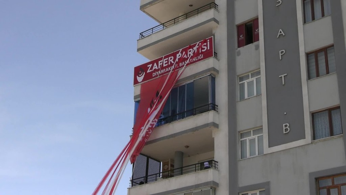Şehirlioğlu, Diyarbakır'da: Birlik ve beraberliğimizi muhafaza etmeliyiz