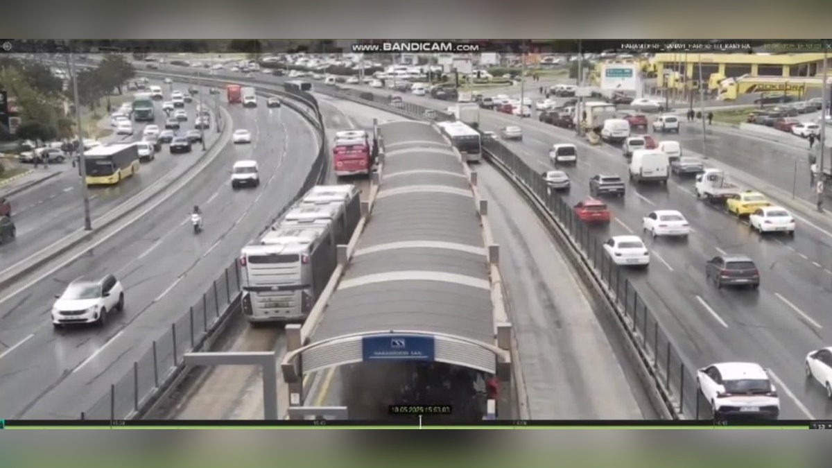 Beylikdüzü'nde Metrobüs Kazası: 1 Ölü, 20 Yaralı
