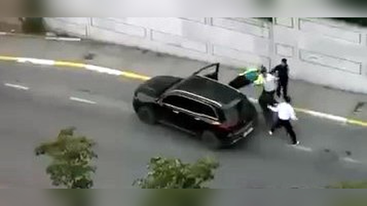 İstanbul'da Yol Verme Kavgası: Tekme Yumruk Yağdı