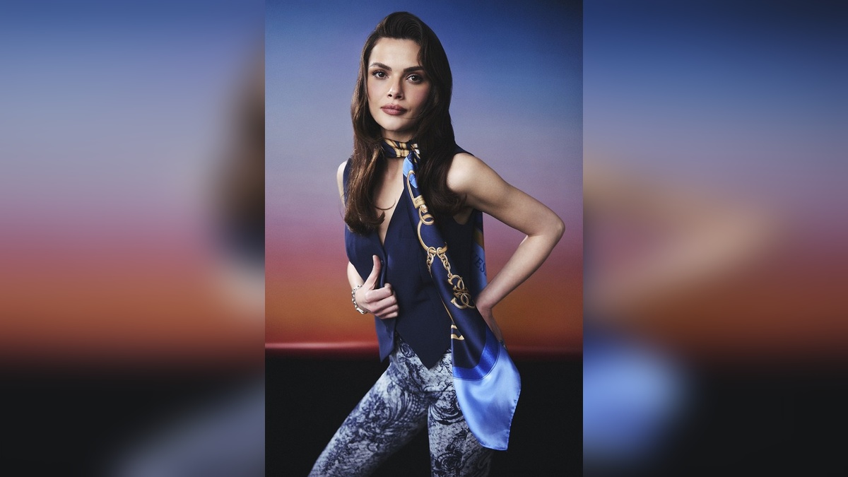 Sinem Ünsal: Uzak Şehir'deki Alya Rolüyle Büyük Övgü Topluyor