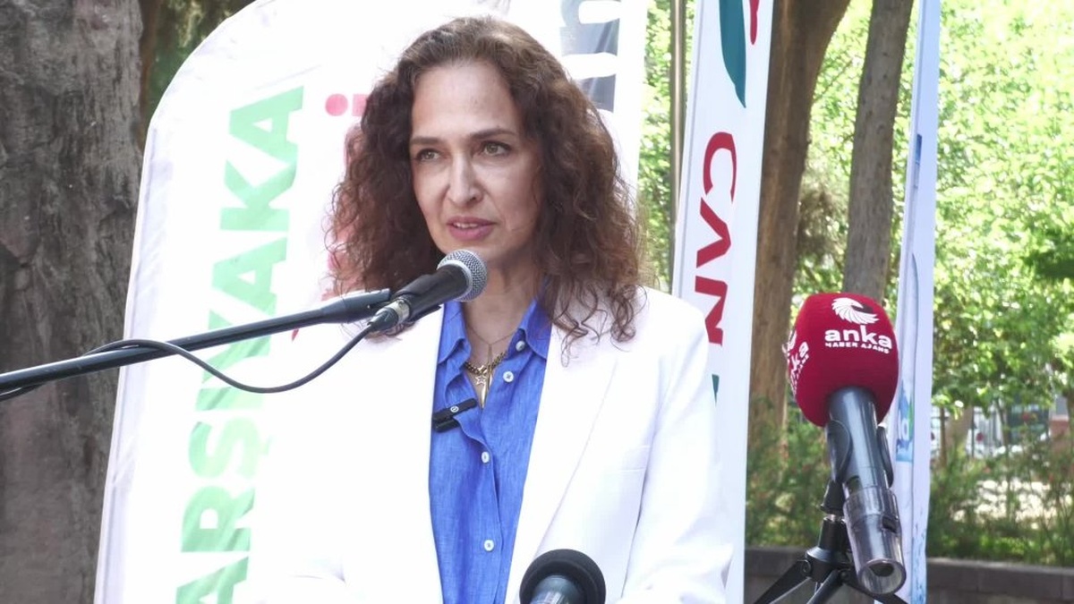 Zübeyde Hanım Koşusu ve Anma Töreni: Anneler Günü İzmir'de Kutlandı