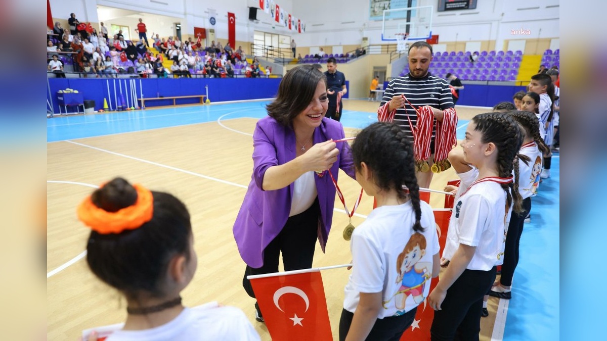 Karabağlar'da 300 Genç Sporcu 19 Mayıs'ta Yeteneklerini Sergiledi