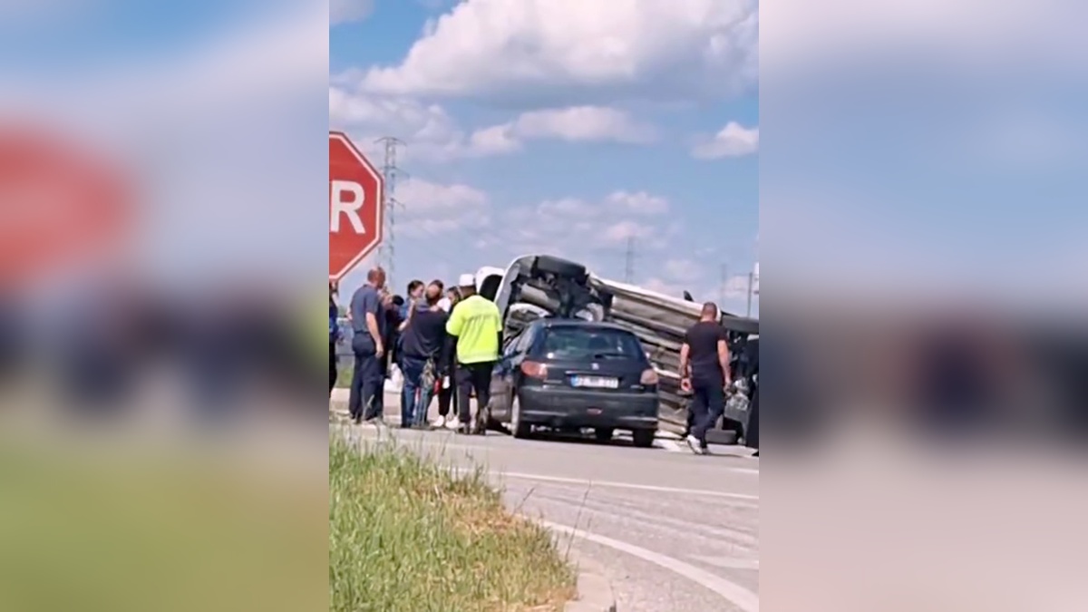 Edirne'de Kavşak Kazası: 5 Yaralı