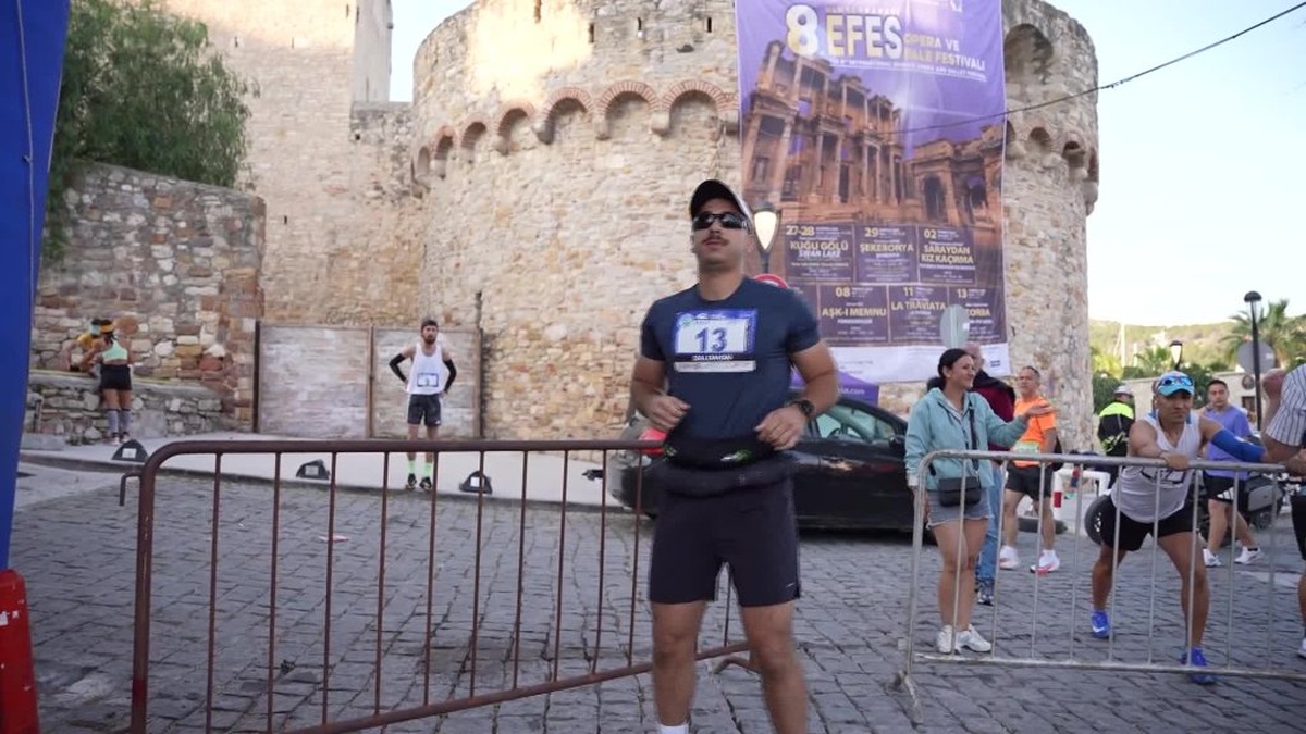 Ahmet Bayram ve Aylar Ghazvini, Salomon Çeşme Maratonu'nda Birinci Oldu