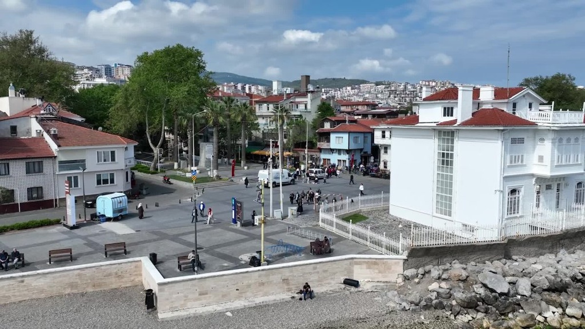 Mudanya'da Anneler Günü Coşkusu: 'Her Kalbin Bir Annesi Vardır'