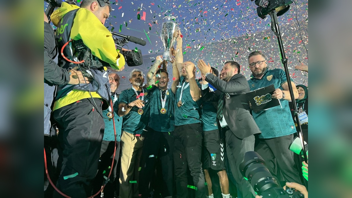 Kocaelispor, Süper Lig'e Yükseldi: Şampiyonluk Kupası Kocaeli Stadı'nda Kaldırıldı