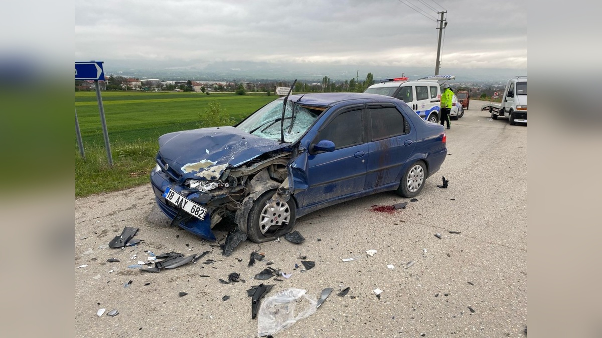 Bolu'da Motosiklet-Otomobil Kazası: 6 Yaralı