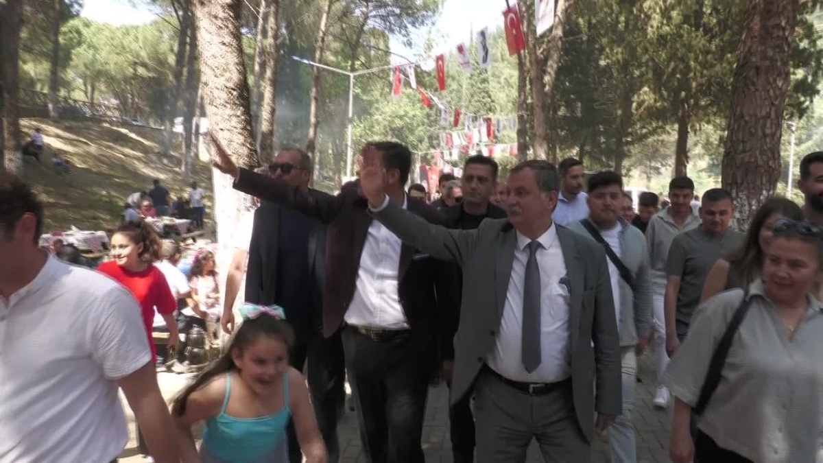 Manisa'da Hıdırellez Şenliği: Başkan Zeyrek ve Balaban, 'Eşit Haklar ve Huzur Dolu Günler' Dileğinde Bulundu