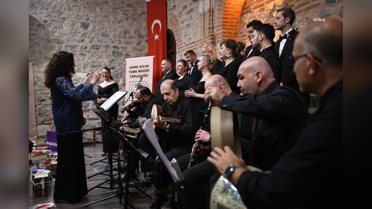 Osmangazi'de Anneler Günü Kitap Bağışıyla Kutlandı