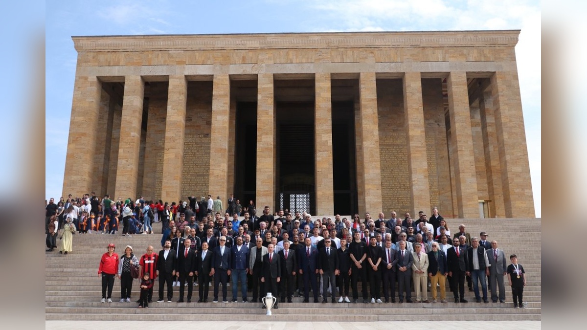 Gençlerbirliği, Süper Lig'e Yükselişi Anıtkabir'de Kutladı