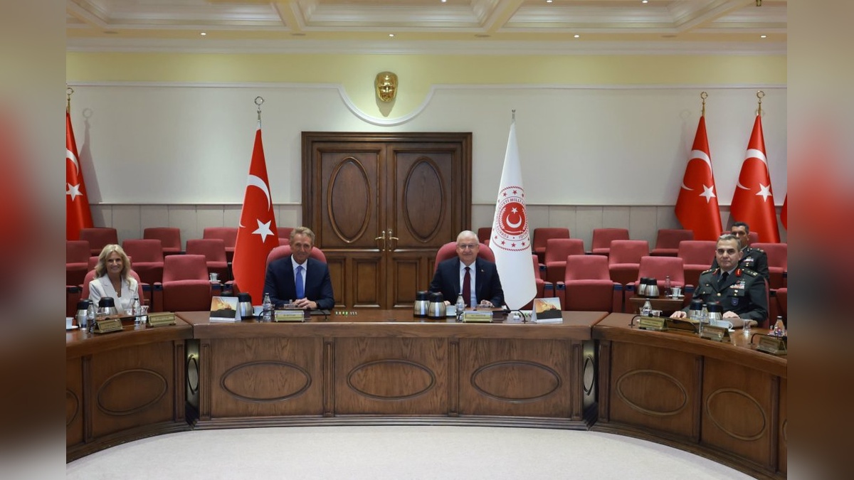 Bakan Güler, Utah Dünya Ticaret Merkezi Başkanı Flake'i Kabul Etti